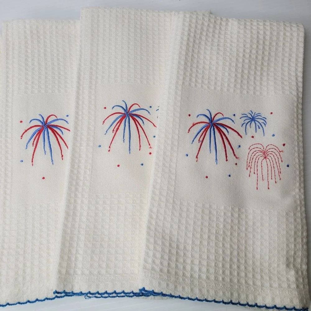 TAG Brand Dish‎ Towel Embroidered Fireworks USA Patriotic Design White NEW RARE